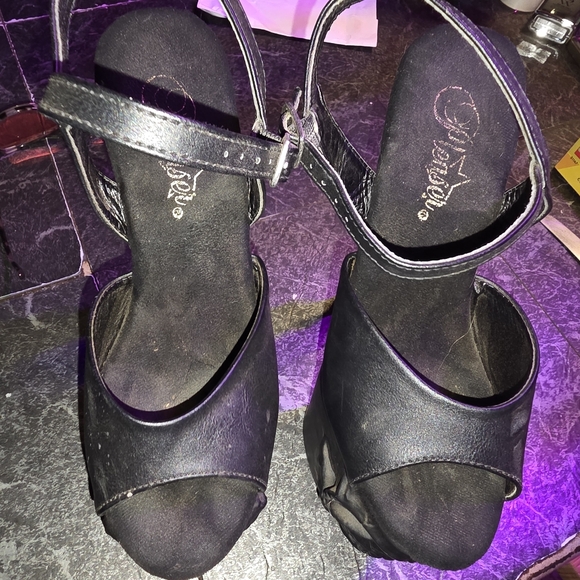 Pleaser Black Skull Heels - Picture 2 of 5